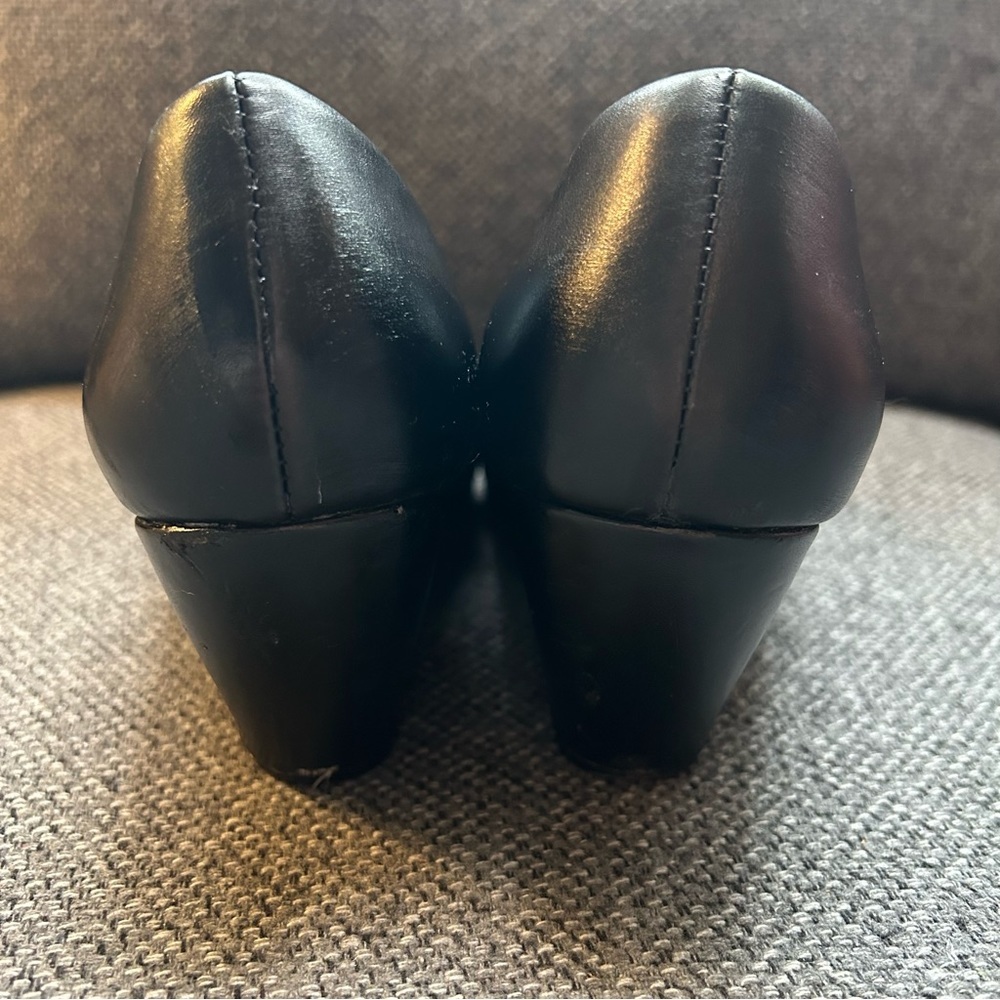 (SOLD) Soft Moc Black Leather Wedge Heels Size 10 - Picture 5 of 14